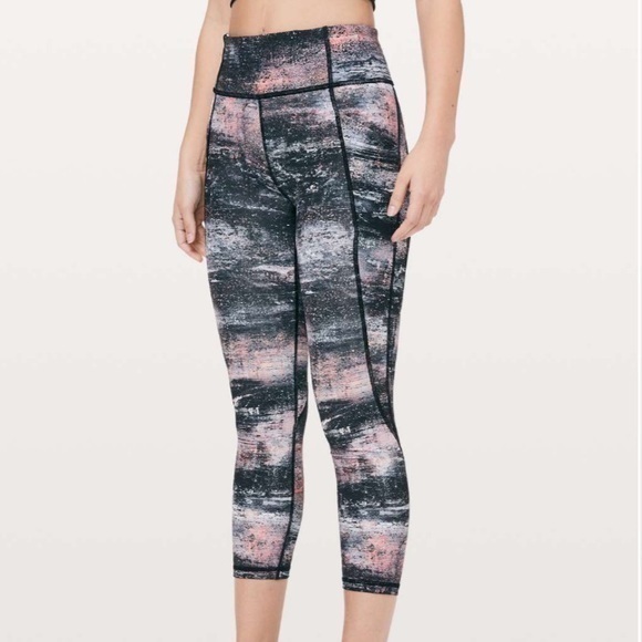 Pants - Lululemon Time To Sweat Crop *23" - Sz 6